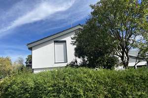 Möbliertes modernes 6,5-Zimmer Haus mit hellem Wohnzimmer , tolle Terrasse und Einbauküche – 71229 Leonberg – Vorschaubild 4