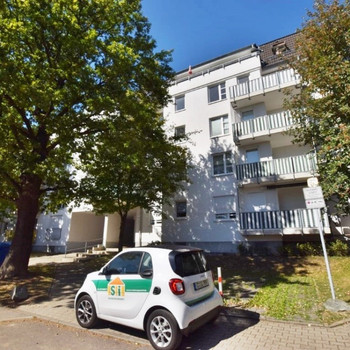 WOW! Kapitalanlage in Schloßchemnitz: 2-Raum-WE mit Balkon und Fahrstuhl!