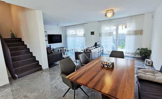 Moderne Doppelhaushälfte mit Terrasse & Energieeffizienz A+ in Aichtal-Neuenhaus!