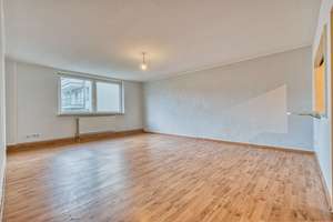 Helle 2-Zimmer-Wohnung in Bremerhaven-Geestemünde mit EBK, Badfenster & separatem WC – Schillerstraße 48, 27570 Geestemünde, Bremerhaven – Vorschaubild 3
