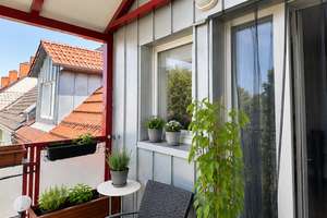 Großzügige 3-Zimmer-Dachgeschosswohnung mit überdachtem Balkon in Erfurt-Ilversgehofen – Feldstraße 15a, 99082 Ilversgehofen, Erfurt – Vorschaubild 2