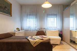 Kapitalanlage und / oder Mehrgenerationenhaus!
Zweifamilienhaus mit Potenzial in Leverkusen-Manfort – Die vollständige Adresse der Immobilie erhältst du vom Anbieter., 51373 Wiesdorf, Leverkusen – Vorschaubild 4