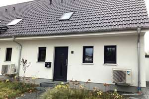 Neues Reihenendhaus in KfW 55 Qualität zu vermieten – Wichernstr. 25, 30938 Burgwedel – Vorschaubild 1