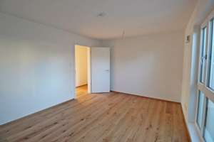 2-Zimmer-Wohnung im Erdgeschoss mit sonniger Terrasse und Einbauküche – Rennweg 111 c, 84034 West, Landshut – Vorschaubild 2