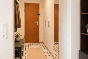 Helle 3-Zimmer-Wohnung mit 2 Balkonen, 2 Bädern und Tiefgarage nahe Hirschgarten – Mitterhoferstraße 19, 80687 Friedenheim, München – Vorschaubild 5