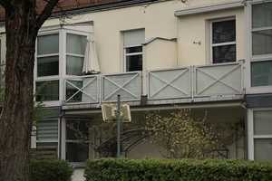 Beste Lage Rennnplatz gepflegte 2 Zimmer-Wohnung mit Terrasse und Einbauküche – Regensburg – Vorschaubild 1