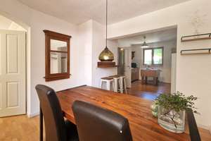 Ansprechendes 6-Zimmer-Einfamilienhaus in Altperlach mit EBK, Terrasse, Balkon, Garten – 81737 Altperlach, München – Vorschaubild 5