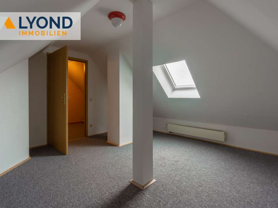 Dachgeschosszimmer 1