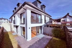 Sonnige DHH mit knapp 250 m² Wohn-/Nutzfläche in ruhiger Lage