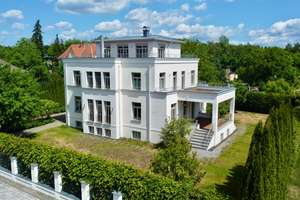 Luxus trifft Lage – Stilvolle Villa mit ca. 571 m² Wohn-/Nutzfläche – Die vollständige Adresse der Immobilie erhältst du vom Anbieter., 14467 Berliner Vorstadt, Potsdam – Vorschaubild 2