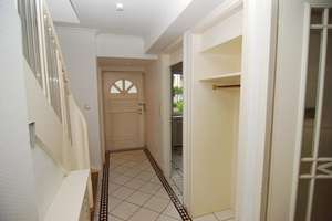 Familienhaus mit Garage, EBK, Balkon, großem Garten, Tresor, Glasdach und Panoramafenstern – 60487 Bockenheim, Frankfurt am Main – Vorschaubild 3
