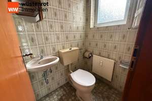 Attraktives Zweifamilienhaus mit Garten, großem Hof und Garagen – Die vollständige Adresse der Immobilie erhältst du vom Anbieter., 56567 Neuwied – Vorschaubild 11