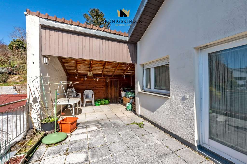 Immobilie in Plüderhausen - NEU: PROVISIONSFREI!
Sehr sonnige 3 Wohnungen über 3 Etagen & XXL-Grundstück auf insgesamt 1.159 qm - Bild 2