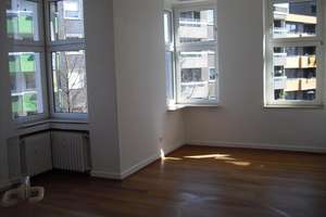 Schöne große 3 Zimmer-Wohnung mit begehbarem Kleiderschrank mitten in der City!!!