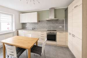 Helle 3-Zimmer-Wohnung mit Balkon, hochwertiger Einbauküche und großem Privatgarten. – Die vollständige Adresse der Immobilie erhältst du vom Anbieter., 66115 Burbach, Saarbrücken – Vorschaubild 5