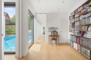 2 Häuser 1 Lebensentwurf: stilvolle Villa + moderner Bungalow | Pool | nur 1,9% Provision – Die vollständige Adresse der Immobilie erhältst du vom Anbieter., 13465 Frohnau, Berlin – Vorschaubild 10
