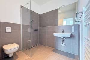 Dachgeschosswohnung nah Schloß Charlottenburg - Großzügige 2 Zimmerwohnung am Mierendorffplatz – Osnabrücker Straße 27, 10589 Charlottenburg, Berlin – Vorschaubild 11