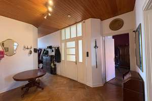 Großzügige 3-Zimmer Altbauwohnung mit Balkon in zentraler Innenstadtlage