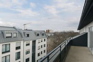 Düsseldorf-Unterbilk - Lichtdurchflutete Dachgeschosswohnung mit zwei Terrassen und Aufzug – Die vollständige Adresse der Immobilie erhältst du vom Anbieter., 40223 Unterbilk, Düsseldorf – Vorschaubild 6