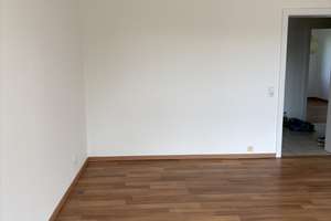 Gepflegte 3-Zimmer-Wohnung mit Garage und Balkon in Düsseldorf-Unterbach – 40627 Unterbach, Düsseldorf – Vorschaubild 2