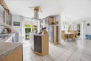 Lichtdurchflutetes Einfamilienhaus mit großzügigem Grundriss und Garten im Pädagogenviertel. – Die vollständige Adresse der Immobilie erhältst du vom Anbieter., 26384 Heppens, Wilhelmshaven – Vorschaubild 4