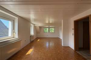 Geräumige und helle Wohnung im DG mit Parkettboden in Dortmund