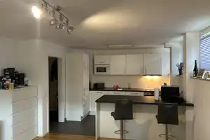 Einliegerwohnung in ruhiger Lage - gute ÖPNV Anbindung – Hettichstraße 3, 70327 Stuttgart – Vorschaubild 1