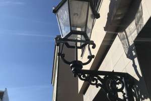 Stilvoll saniertes, helles Atelierhaus über 2 Ebenen vermietet mit Dachterrasse  & Garage..!