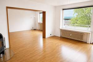 Einziehen und wohlfühlen - 105 qm mit Balkon, Garage und neuer Küche und neuen Bädern
