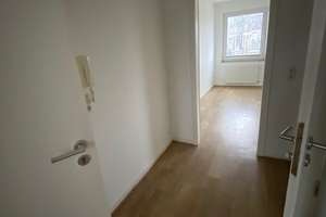 Charmante 3-Zimmer-Wohnung mit großem Balkon in zentraler Lage von Rheydt – Markt 5, 41236 Rheydt, Mönchengladbach – Vorschaubild 2