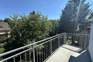 Ein sonniger Balkon im Grünen und schöner Dielenfußboden – Die vollständige Adresse der Immobilie erhältst du vom Anbieter., 70469 Feuerbach-Ost, Stuttgart – Vorschaubild 7