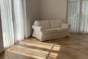 Moderne 2,5-Zimmer-Souterrainwohnung mit hochwertiger Einbauküche und sonniger Terrasse