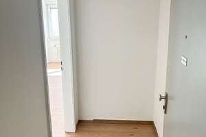 Toll geschnittene 1-Zimmer-Wohnung mit großem Balkon – Schlierseestraße 31, 81539 Obergiesing, München – Vorschaubild 2