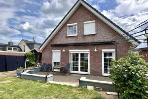 Solides Einfamilienhaus mit herrlichem Garten auf Eigenland – Die vollständige Adresse der Immobilie erhältst du vom Anbieter., 23570 Travemünde, Lübeck – Vorschaubild 3
