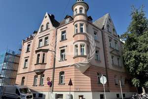 Historischer Altbaucharme in bester Innenstadtlage – Stilvolle 2,5-Zimmer-Wohnung!