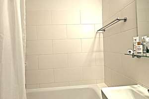 Teil-renoviertes und vermietetes 1 Zimmerappartement in Bestlage von Milbertshofen. – Nitzschestr. 30, 80807 Milbertshofen, München – Vorschaubild 4
