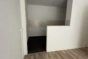 Großzügige 3RWE mit offener Küche und Balkon über die gesamte Breite der Wohnung! – 4289 Meusdorf, Leipzig – Vorschaubild 3