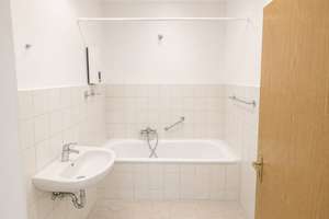 Frisch renovierte 3-Zimmer-Wohnung mit großem Balkon in Essen-Holsterhausen – Schnoorstr 4, 45147 Holsterhausen, Essen – Vorschaubild 8