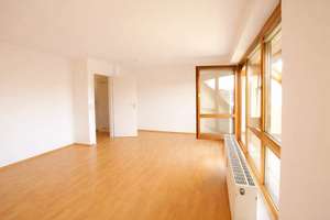 Zuhause mit 3,5 Zimmern und 3 Balkonen in Reutlingen – Ulrichstraße 34, 72764 Reutlingen-Mitte, Reutlingen – Vorschaubild 5