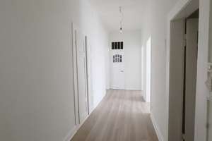 Stilvolle, renovierte 3-Zimmer-Wohnung mit Einbauküche in Oberbarmen – Liegnitzer Str. 44, 42277 Oberbarmen, Wuppertal – Vorschaubild 8