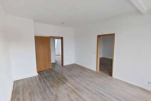 Helle 3-Zimmer-Dachgeschosswohnung in Gibitzenhof – Sperlingstraße 14, 90459 Gugelstraße, Nürnberg – Vorschaubild 2
