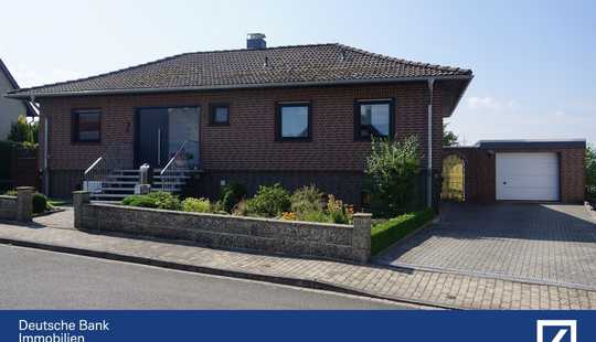 Bild von Gut geschnittener Bungalow mit freiem Blick zzgl. Keller und Garage