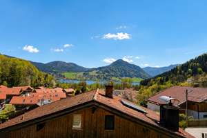 Ruhe. Sonne. Schliersee. Ein Haus mit Zukunftspotential – Die vollständige Adresse der Immobilie erhältst du vom Anbieter., 83727 Schliersee – Vorschaubild 2