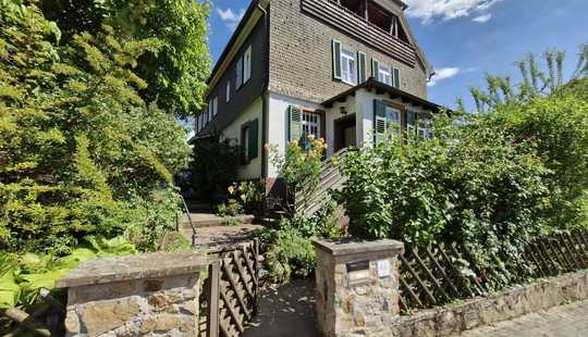 Bild von Charmantes, denkmalgeschütztes Wohnhaus mit Baureserve und großem Garten                        
...