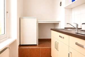 Savignyplatz: Sonniges Altbau‑Apartment mit hohen Decken & Originaldielen, bezugsfrei – Die vollständige Adresse der Immobilie erhältst du vom Anbieter., 10623 Charlottenburg, Berlin – Vorschaubild 4