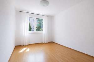 Moderne Drei-Zimmer-Wohnung mit Balkon und Tiefgaragenstellplatz – 60486 Bockenheim, Frankfurt am Main – Vorschaubild 3