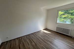 Helle renovierte 3 Zi.-Whng.- mit Balkon - Wannenbad mit Fenster - Duisburg Rheinhausen – Franz-Schubert-Straße 8, 47226 Rheinhausen-Mitte, Duisburg – Vorschaubild 6