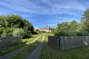 Reihenmittelhaus mit Einliegerwohnung – Die vollständige Adresse der Immobilie erhältst du vom Anbieter., 95643 Tirschenreuth – Vorschaubild 2