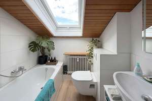 Attraktive 2-Zimmer-Dachgeschoss-Wohnung mit Balkon und Weinbergblick – Die vollständige Adresse der Immobilie erhältst du vom Anbieter., 70329 Rohracker, Stuttgart – Vorschaubild 6