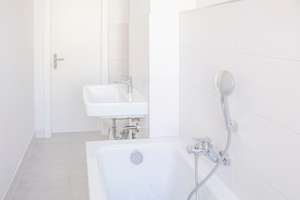Sanierte 2-Zimmer Wohnung mit Balkon und Badewanne in Mitte – Invalidenstraße 141, 10115 Mitte (Ortsteil), Berlin – Vorschaubild 12